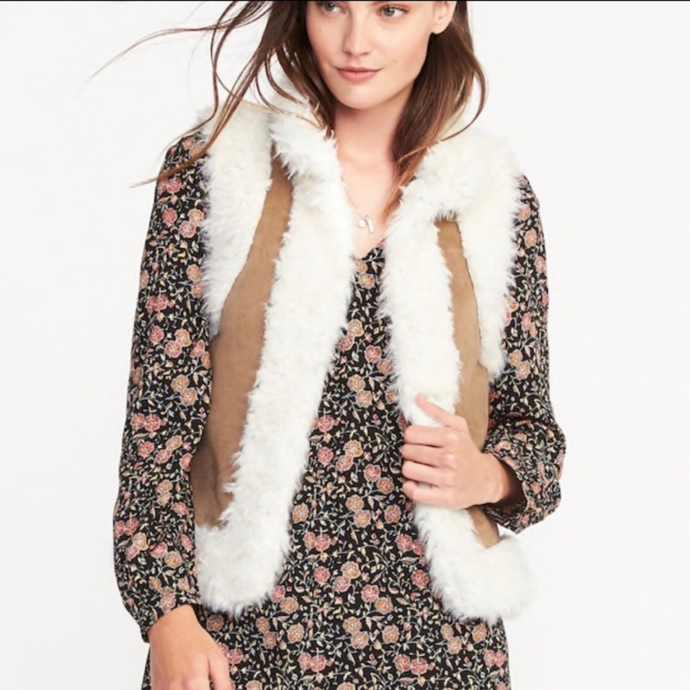💙💙 Old Navy Faux Shearling Vest